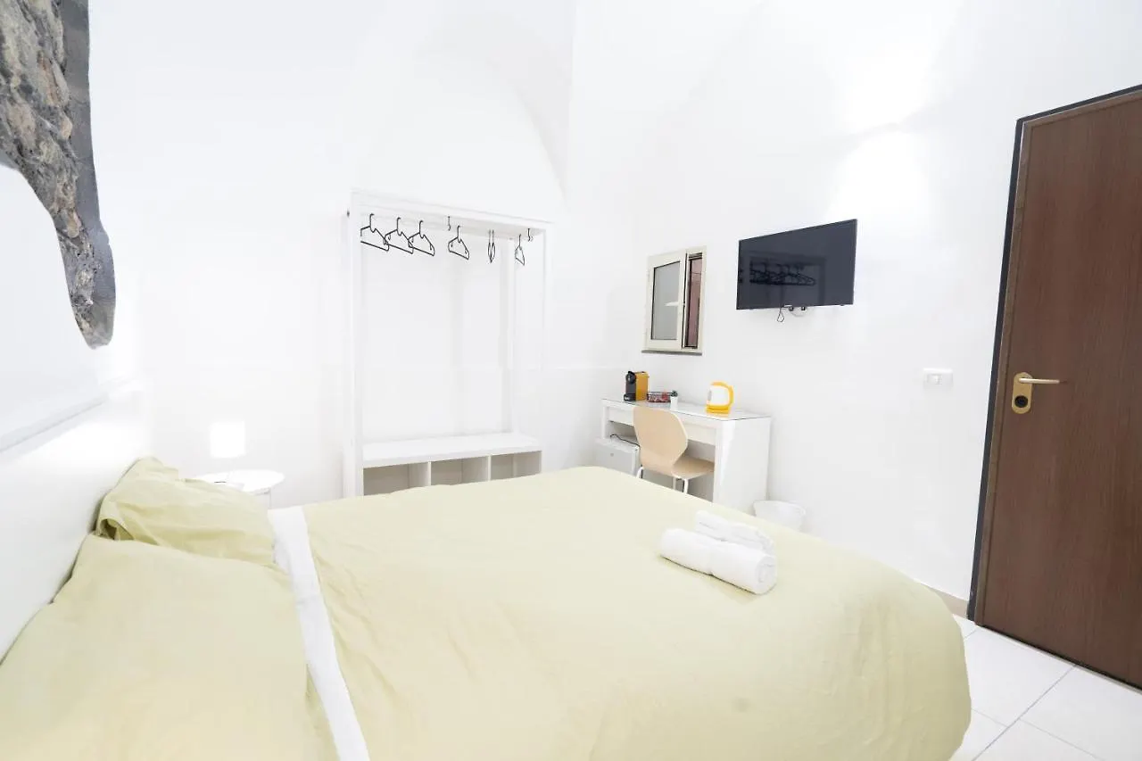 Bed & Breakfast Be Happy Rooms Catania Italy