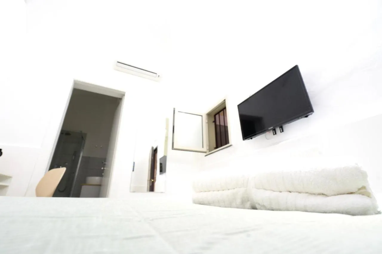 Be Happy Rooms Catania Bed & Breakfast
