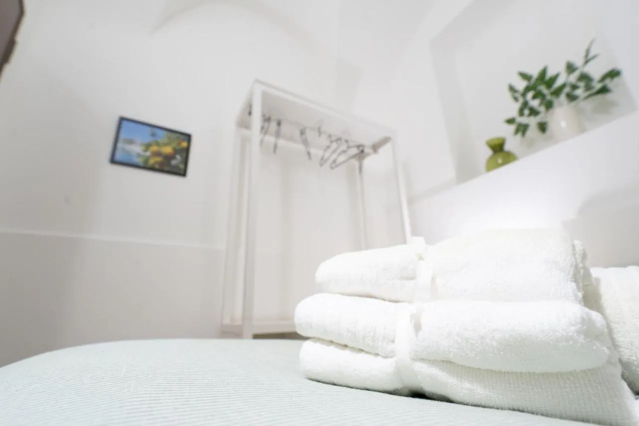 Be Happy Rooms Catania Bed & Breakfast